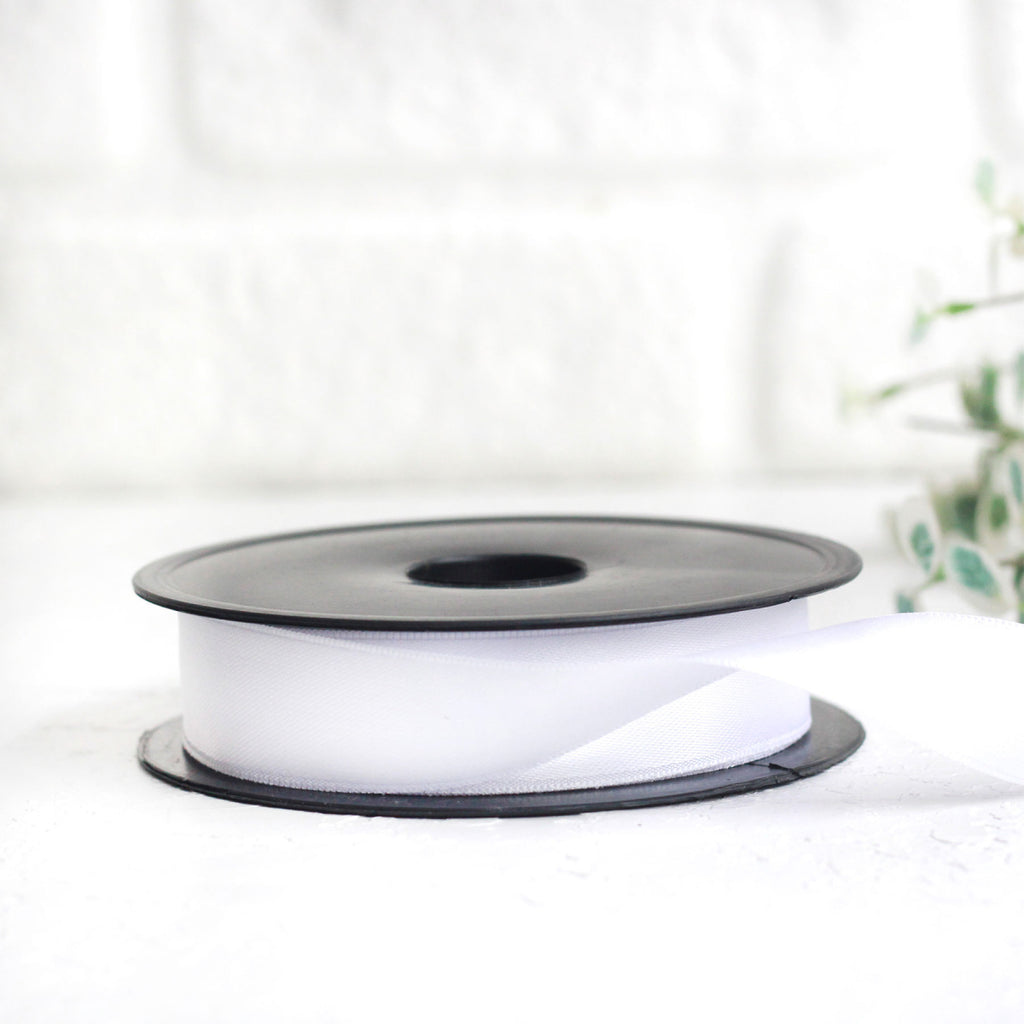 Beyaz saten kurdele, 2,5 cm / 32 metre